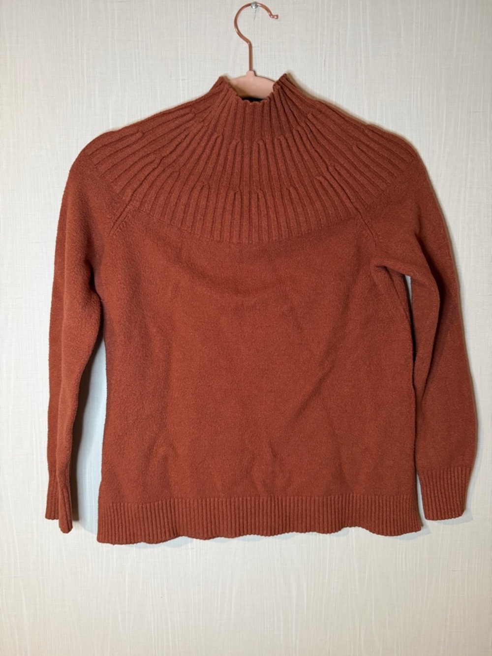 Anthropologie Rust Ribbed Fitted Funnel Mock Neck Pullover Sweater XS